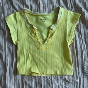 urban outfitters yellow crop top